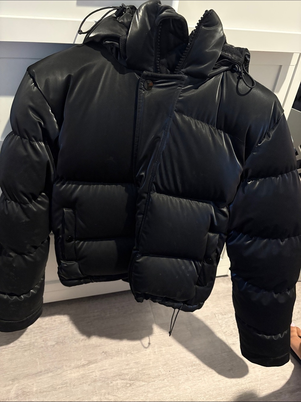 Aritzia Black Cropped Puffer Jacket with Hood